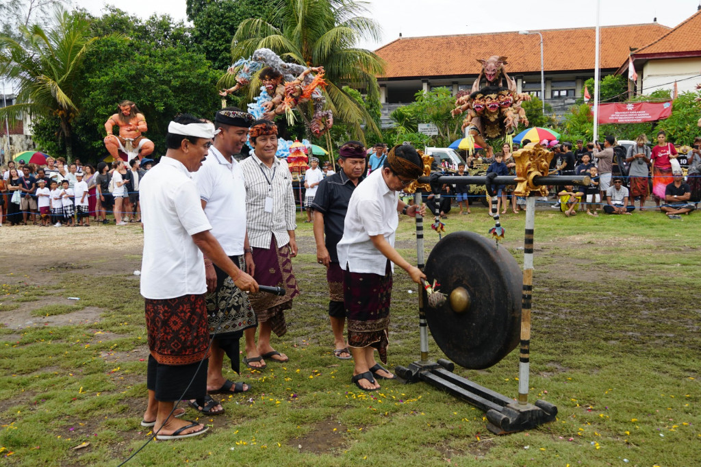 Sekda Badung Buka Lomba Ogoh-Ogoh di Desa Pecatu